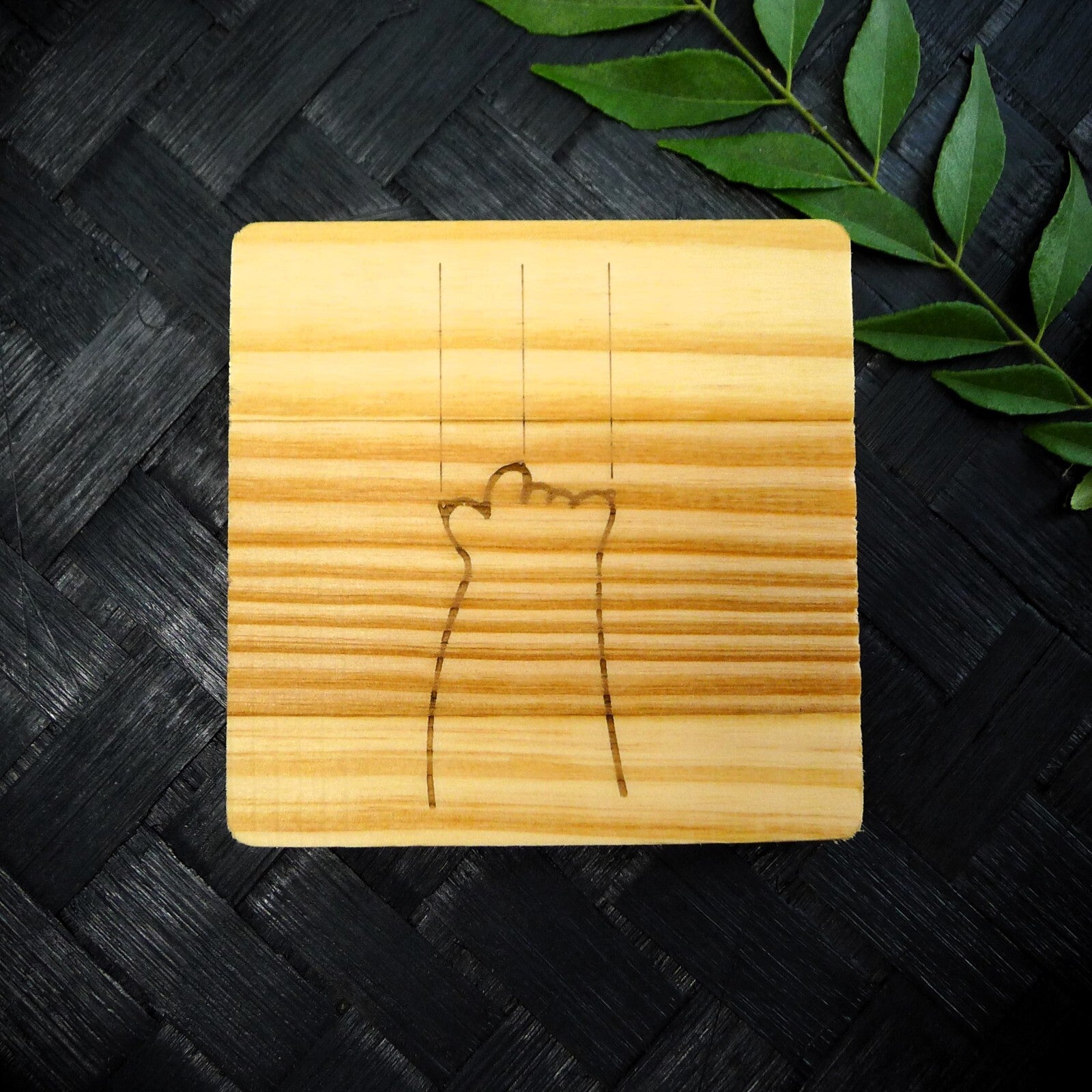 Cute Cat Claw Wooden Coaster Set - Cute Engraved Minimalist Cat Paw Design
