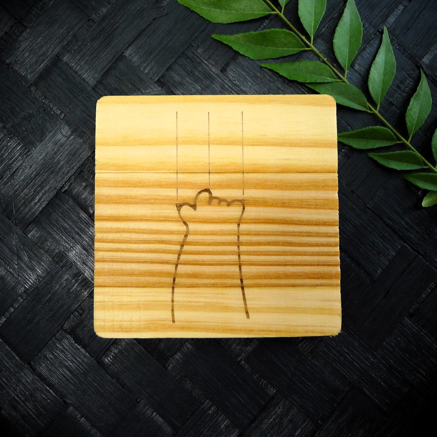 Cute Cat Claw Wooden Coaster Set - Cute Engraved Minimalist Cat Paw Design