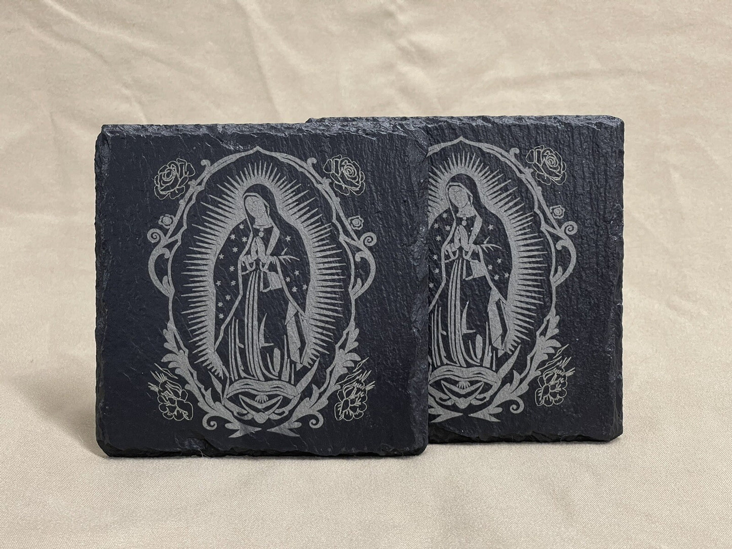 Juego de Portavasos de Pizarra con la Virgencita de Guadalupe