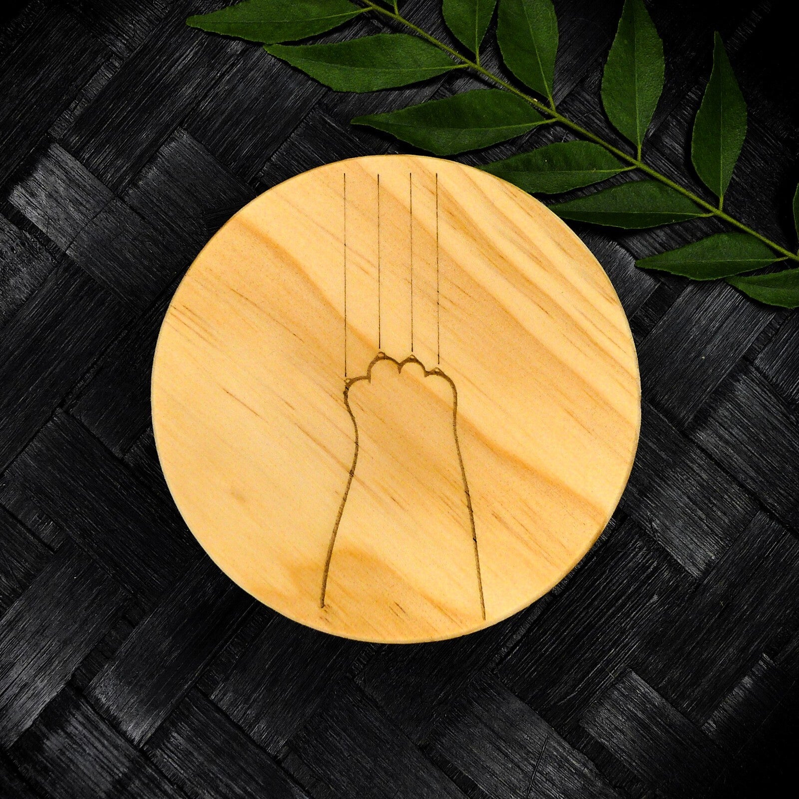 Cute Cat Claw Wooden Coaster Set - Cute Engraved Minimalist Cat Paw Design
