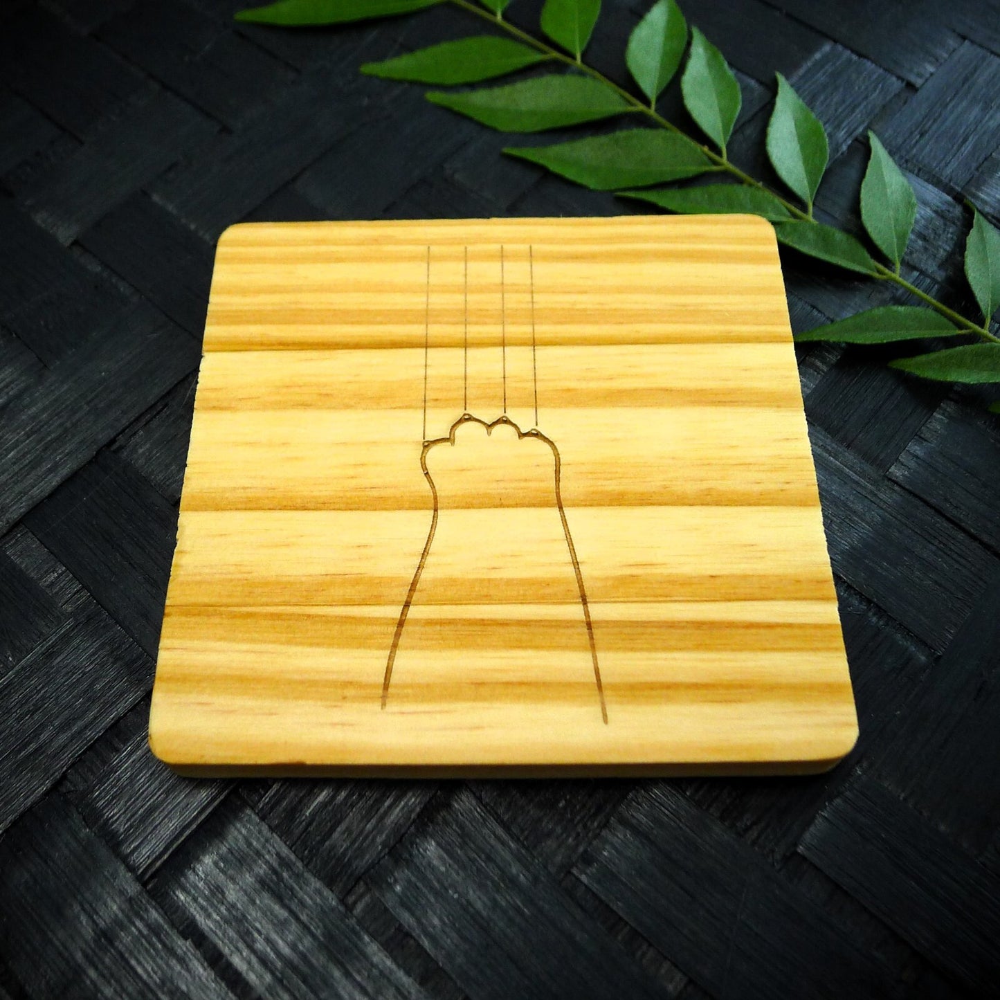 Cute Cat Claw Wooden Coaster Set - Cute Engraved Minimalist Cat Paw Design