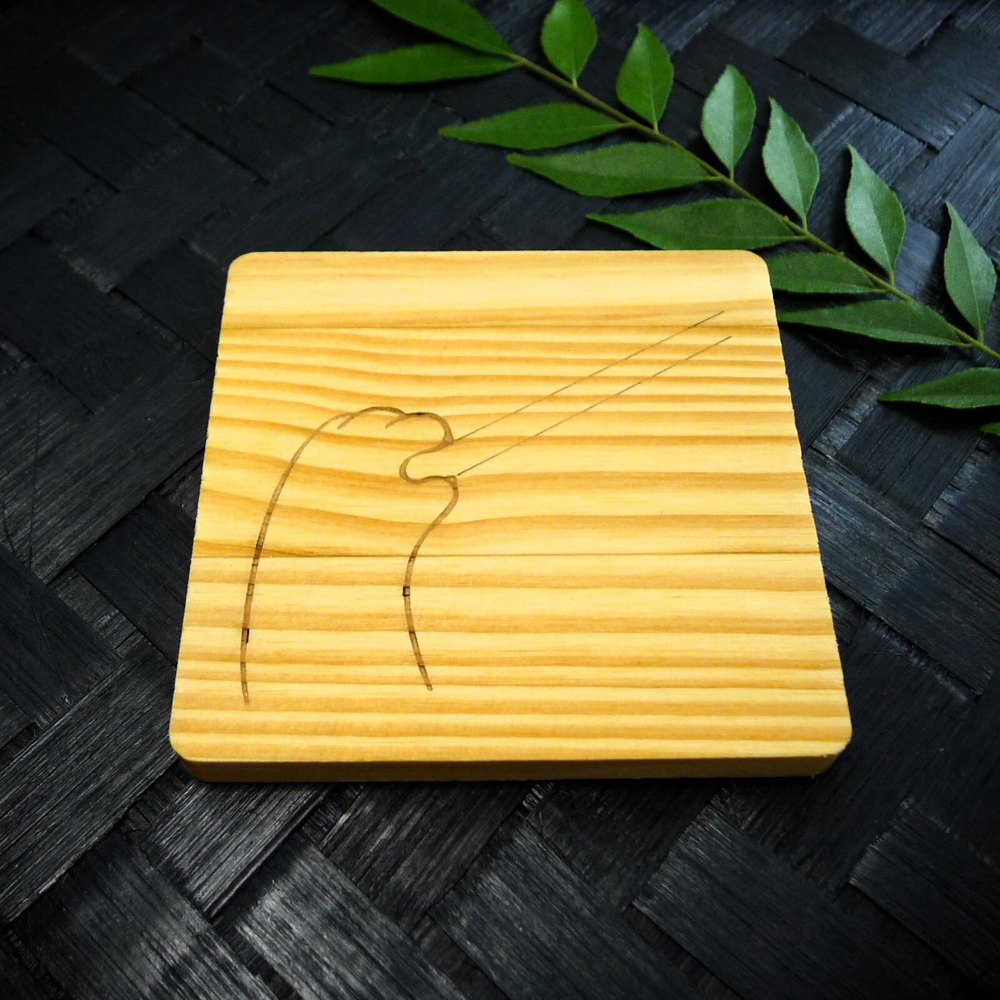 Cute Cat Claw Wooden Coaster Set - Cute Engraved Minimalist Cat Paw Design