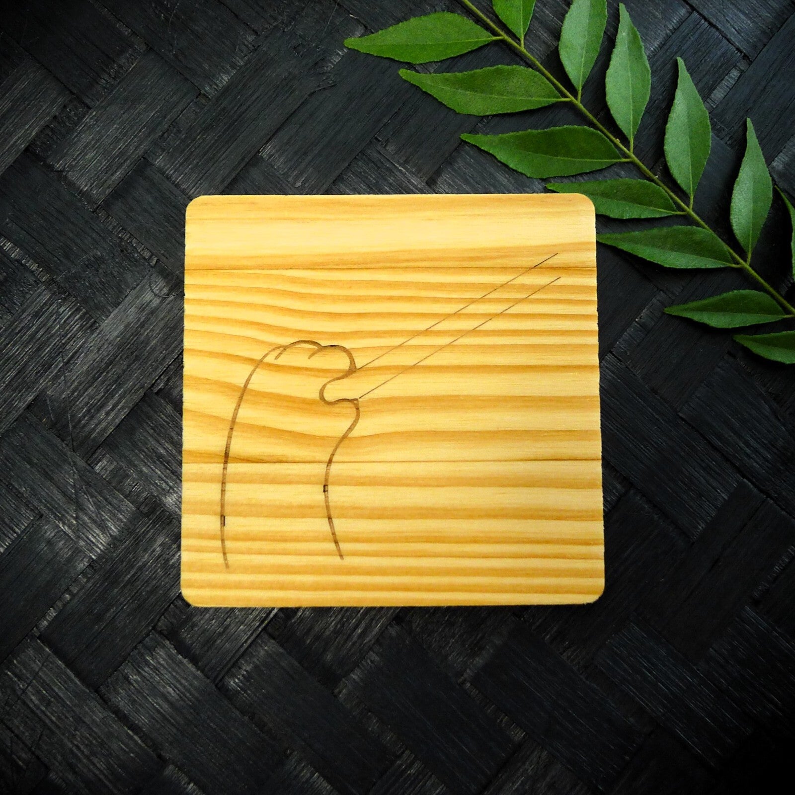 Cute Cat Claw Wooden Coaster Set - Cute Engraved Minimalist Cat Paw Design