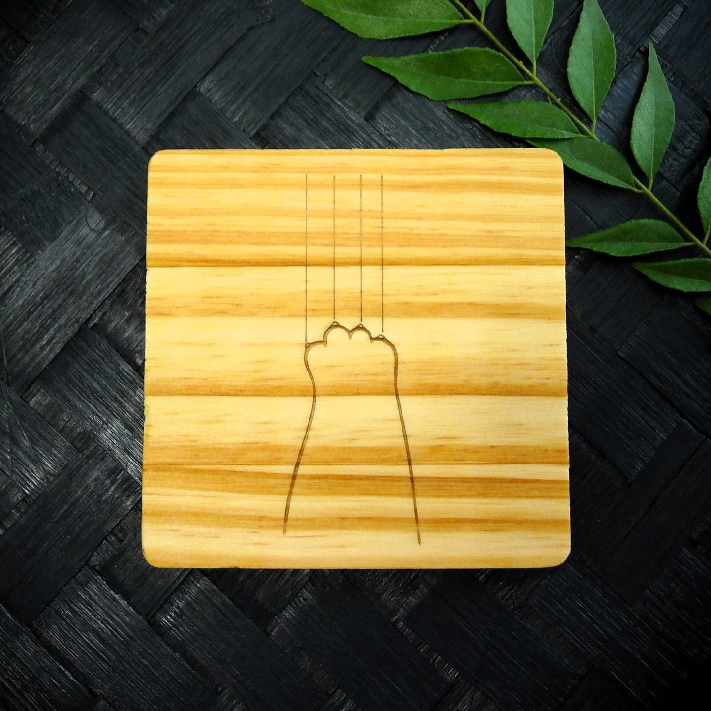 Cute Cat Claw Wooden Coaster Set - Cute Engraved Minimalist Cat Paw Design