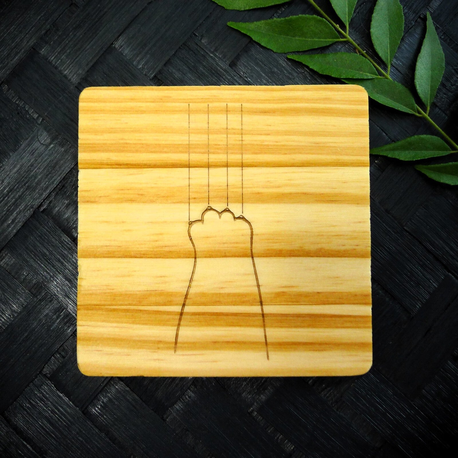 Cute Cat Claw Wooden Coaster Set - Cute Engraved Minimalist Cat Paw Design