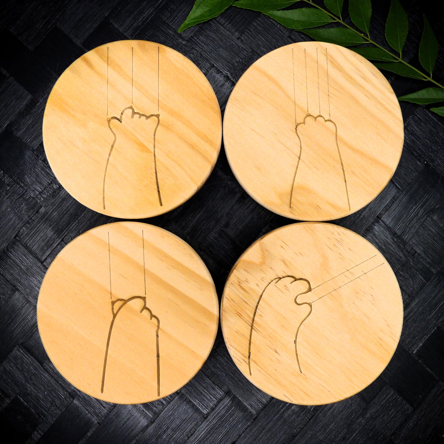 Cute Cat Claw Wooden Coaster Set - Cute Engraved Minimalist Cat Paw Design